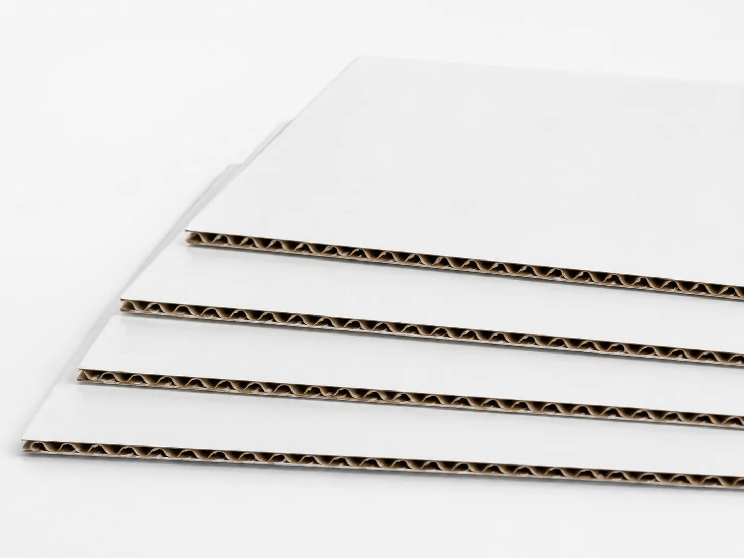White Paperboard Laminated Corrugated Board paper packaging material sample